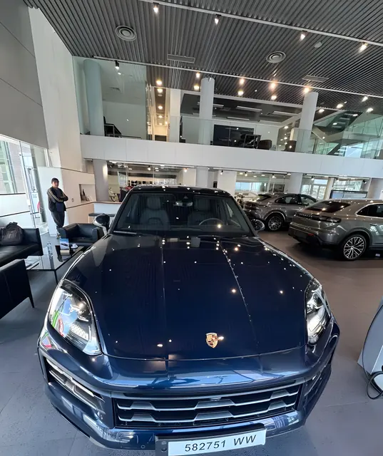 Porsche Cayenne — Riani Rental Car