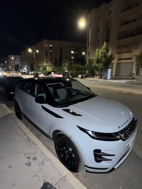 Range Rover Evoque — Riani Rental Car