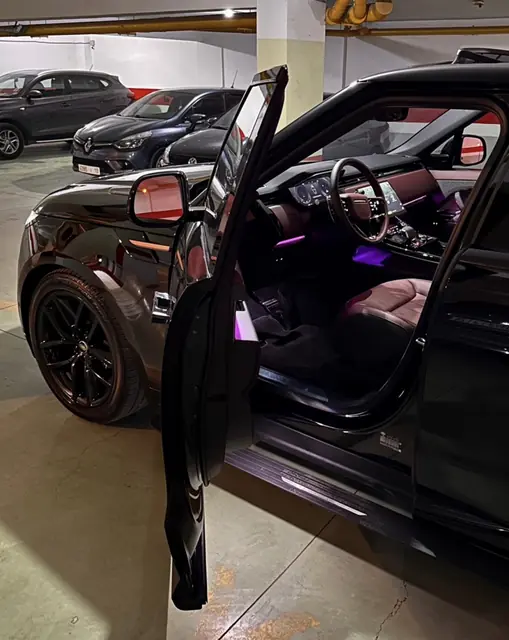 Range Rover Sport — Riani Rental Car