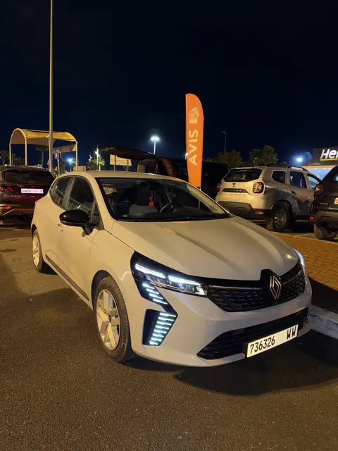 Renault Clio 5 — Riani Rental Car