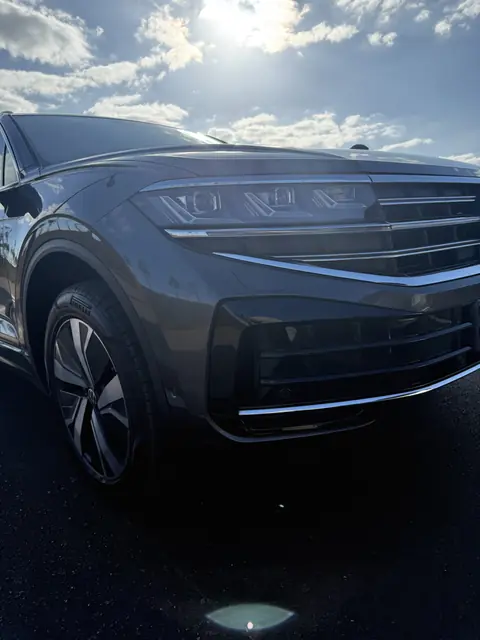 Volkswagen Touareg — Riani Rental Car